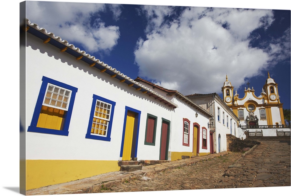 Colonial houses and Matriz de Santo Antonio Church, Tiradentes, Minas Gerais, Brazil