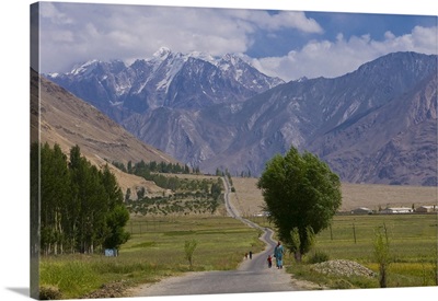 Country road, Ishkashim, Tajikistan, Central Asia, Asia
