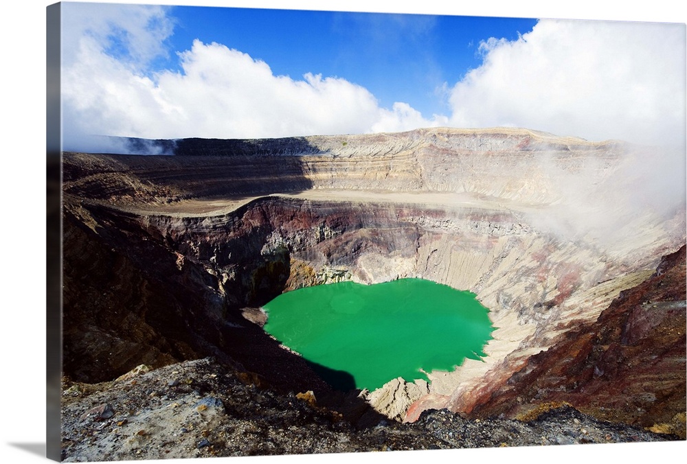 Crater lake of Volcan Santa Ana, 2365m, Parque Nacional Los Volcanes, El Salvador