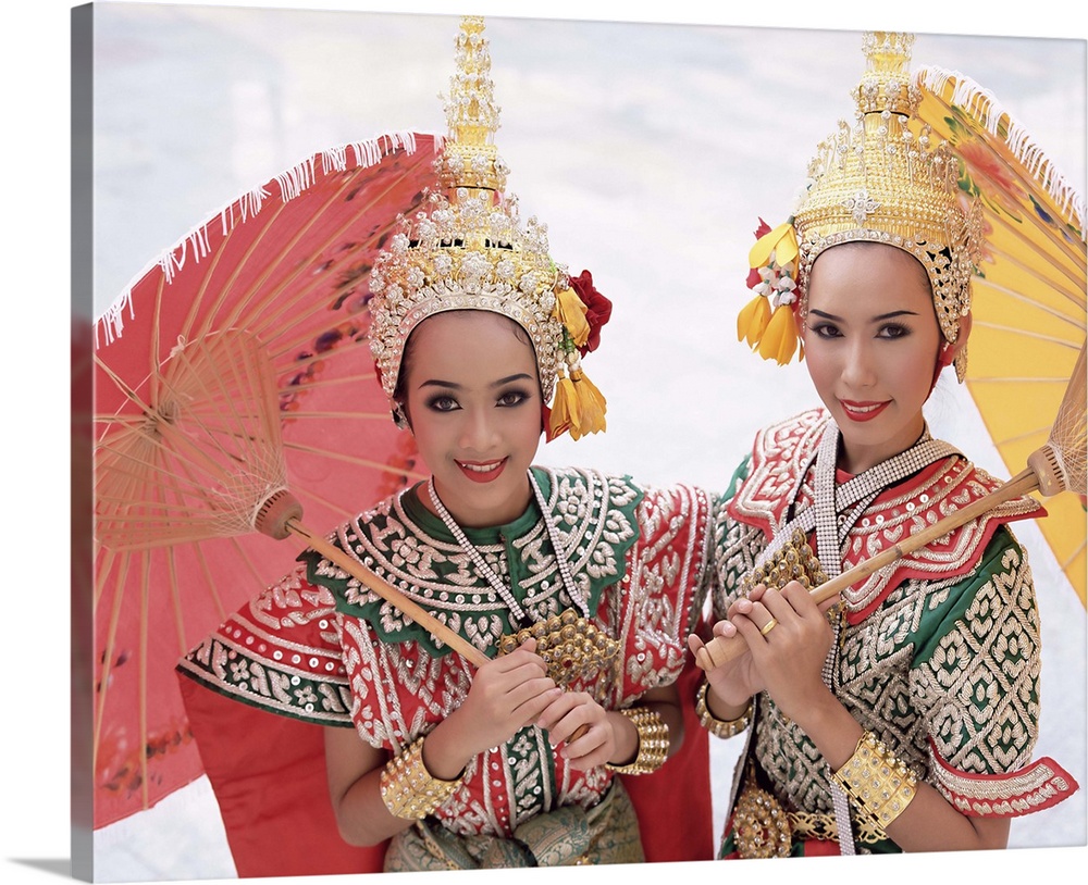 Dancers in traditional Thai classical dance costume, Bangkok, Thailand