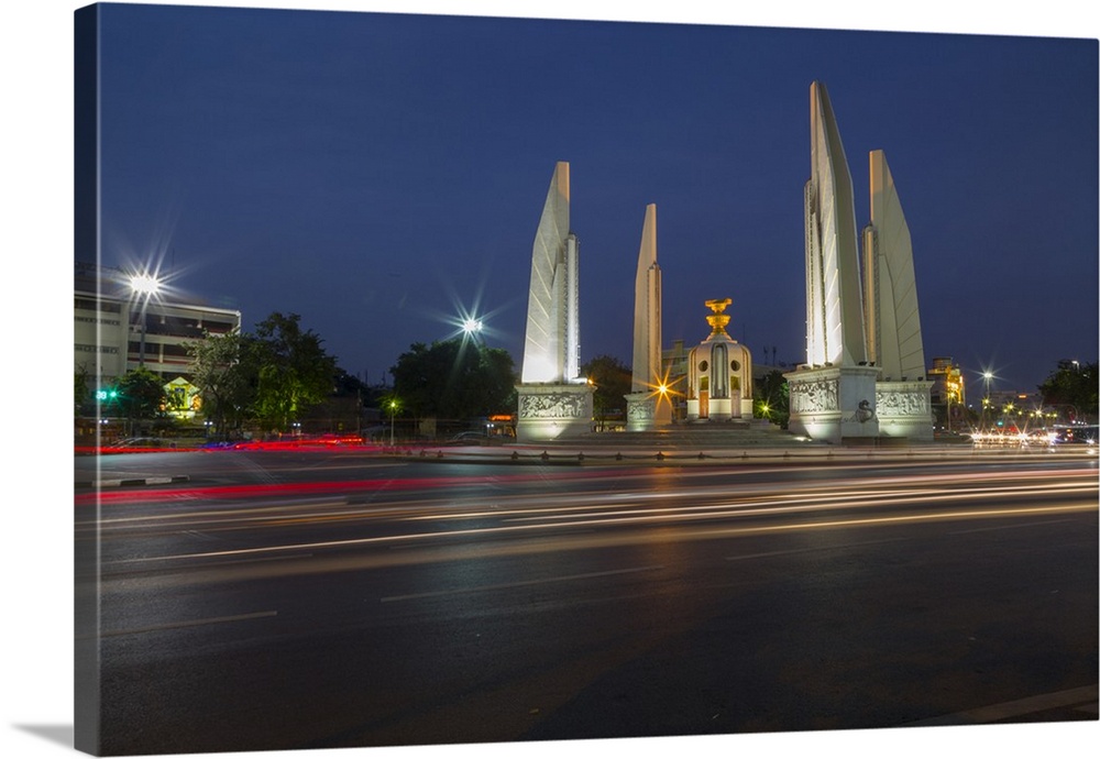 Democracy Monument at dusk, Bangkok, Thailand, Southeast Asia