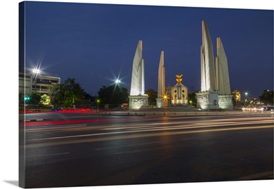 Democracy Monument at dusk, Bangkok, Thailand, Southeast Asia