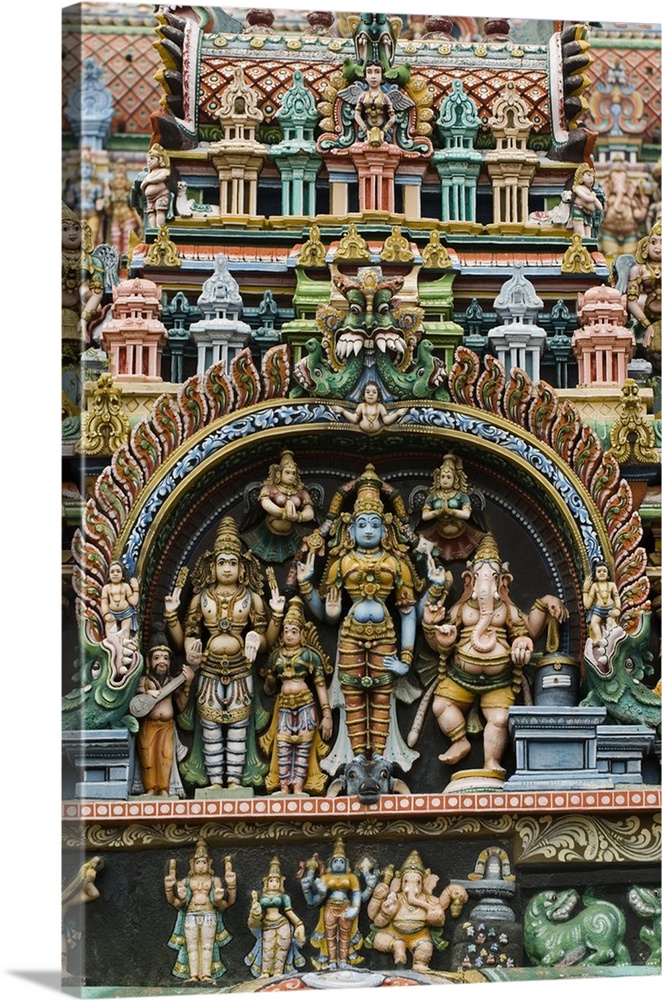 Detail of Hindu carvings, Sri Meenakshi Sundareshwara Temple, Madurai, Tamil Nadu, India