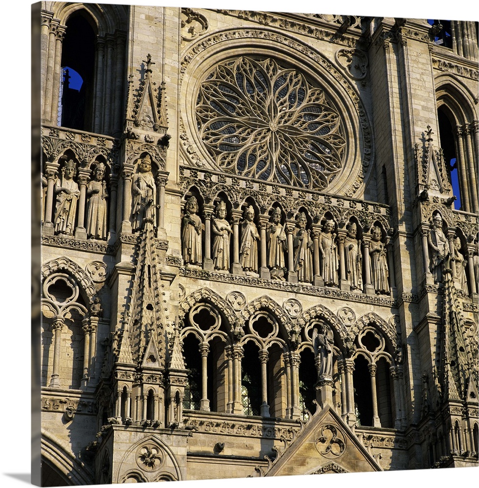 Detail of west front, Notre Dame Cathedral, Amiens, Picardy, France