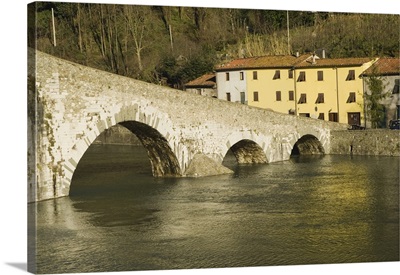 Devils Bridge, Ponti del Diavolo Corsagna, northwest Tuscany, Italy