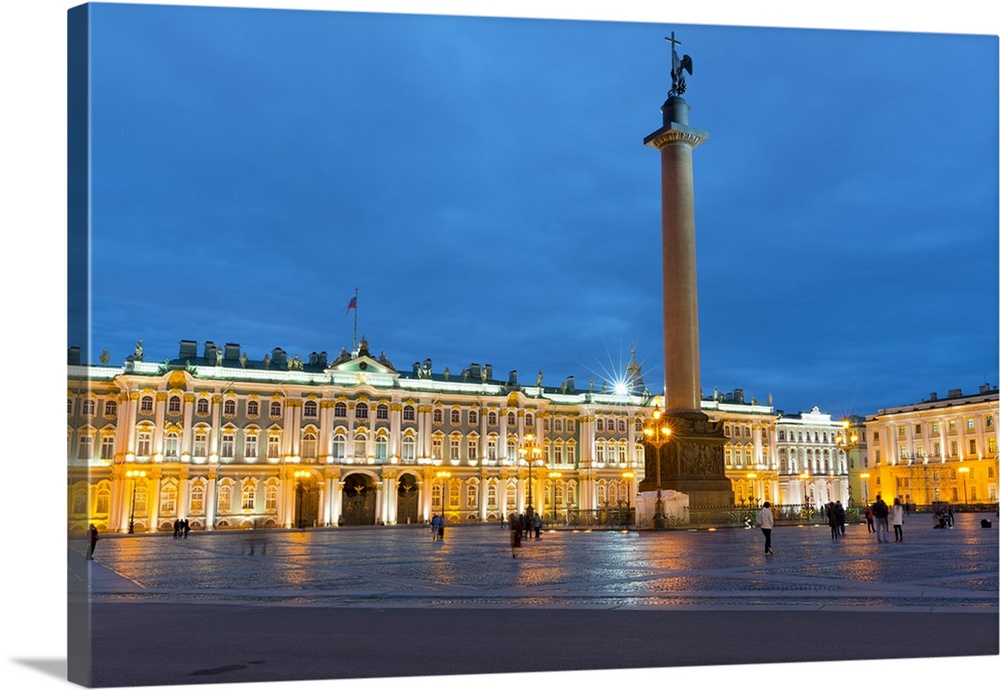 Dvortsovaya Square with Alexander Column and the Winter Palace of the State Hermitage Museum lit up at night, St. Petersbu...