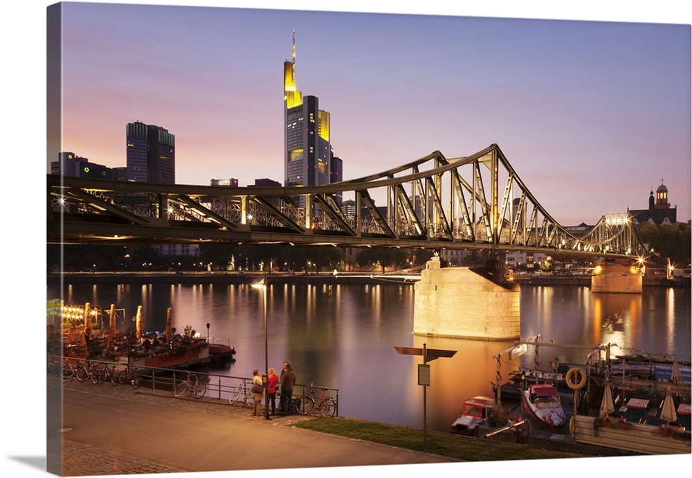 Eiserner Steg Bridge and financial district at sunset, Frankfurt, Hesse, Germany, Europe