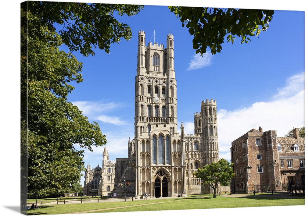 Ely Cathedral (Cathedral Church of the Holy and Undivided Trinity) from Palace Green, Ely, Cambridgeshire, England, United...