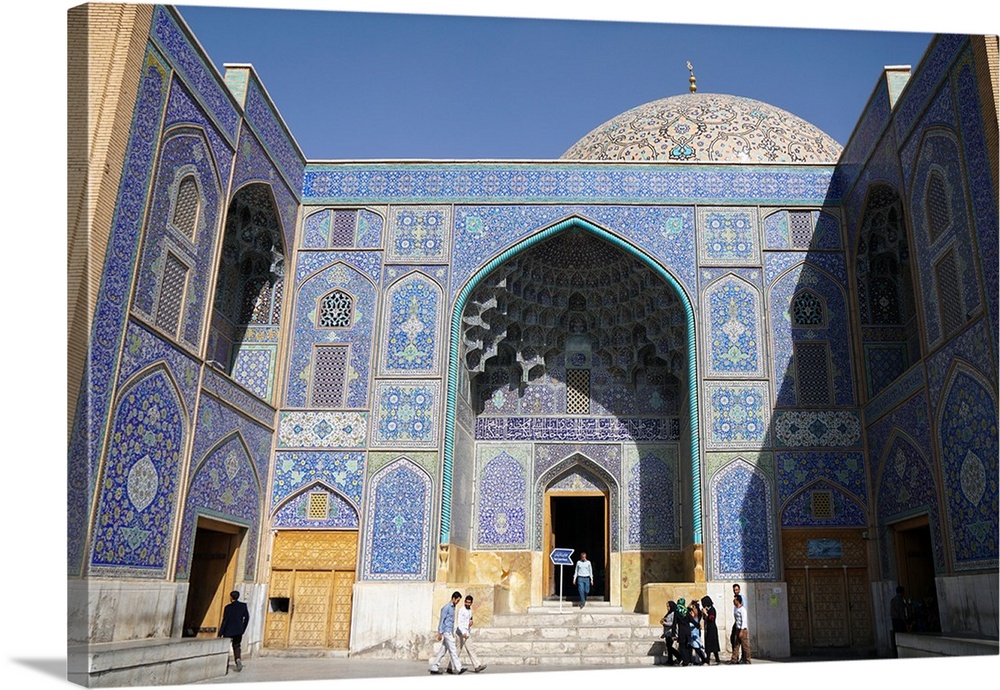 Entrance of Sheikh Lotfollah Mosque, UNESCO World Heritage Site, Isfahan, Iran, Middle East