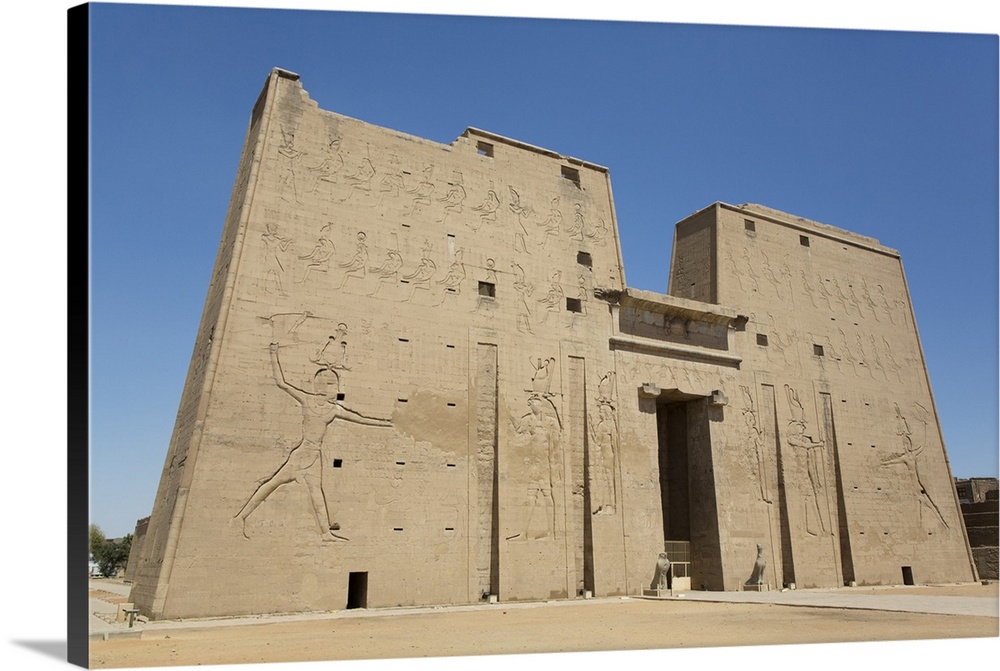 First Pylon, Temple of Horus, Edfu, Egypt, North Africa, Africa