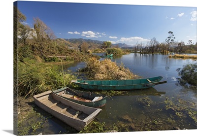 Fishing boats on Erhai Lake, Shuanglang, Yunnan, China