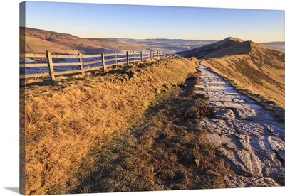 Frosty morning, Great Ridge, Hollins Cross to Mam Tor, Edale Valley, England
