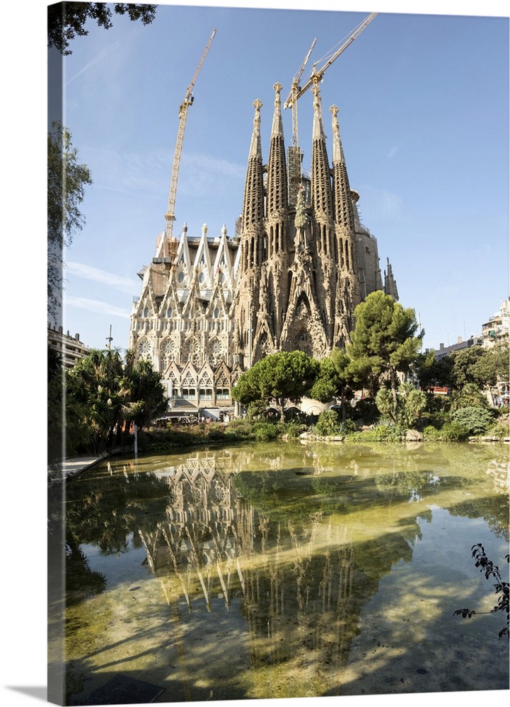 Gaudi's Cathedral of La Sagrada Familia, still under construction, UNESCO World Heritage Site, Barcelona, Catalonia, Spain...