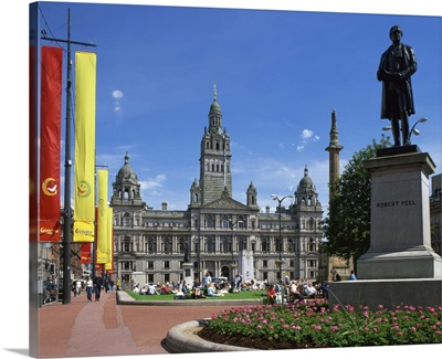 Glasgow Town Hall and monument to Robert Peel, Glasgow, Strathclyde, Scotland