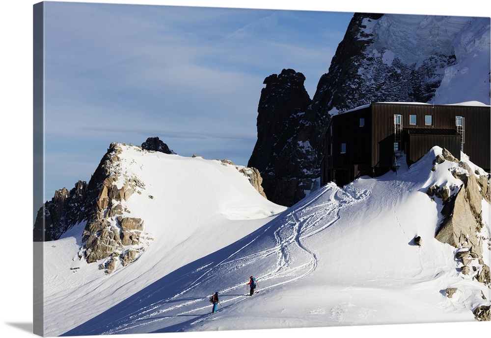 Grand Capucin and Refuge des Cosmiques (Cosmiques Hut), Chamonix, Rhone Alpes, Haute Savoie, French Alps, France, Europe