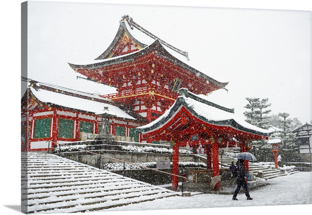 Heavy snow on Fushimi Inari Shrine, Kyoto, Japan