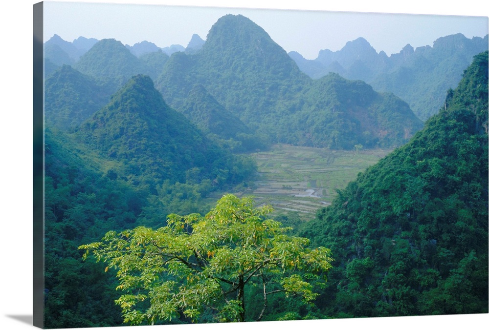 Hoang Son Mountains, Vietnam