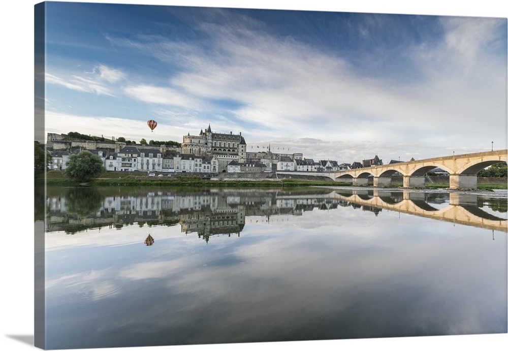 Hot-air balloon in the sky above the castle, Amboise, Indre-et-Loire, Loire Valley, Centre, France