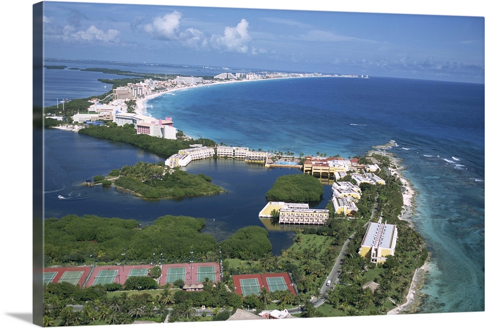 Hotel area of Cancun, Cancun, Yucatan, Mexico, North America