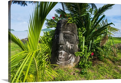 Huge statue of a face, Wallis, Wallis and Futuna