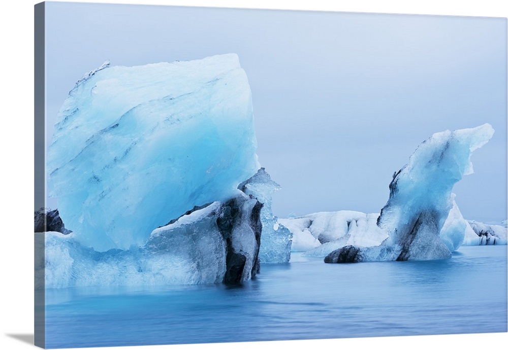 Icebergs floating on Jokulsarlon Glacial Lagoon, Iceland, Polar Regions