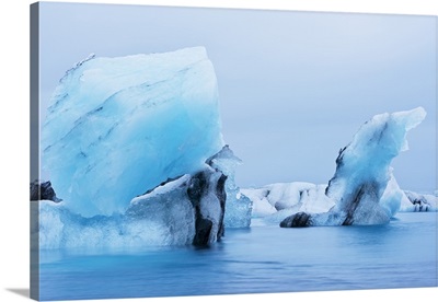 Icebergs floating on Jokulsarlon Glacial Lagoon, Iceland