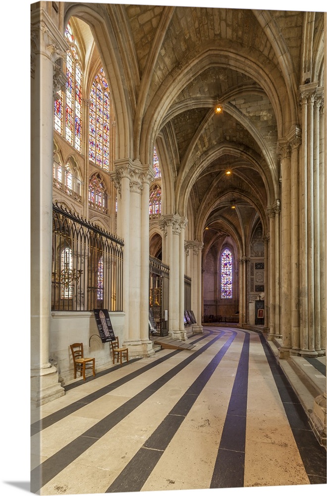 Interior of Saint Gatien cathedral, Tours, Indre-et-Loire, Centre, France, Europe