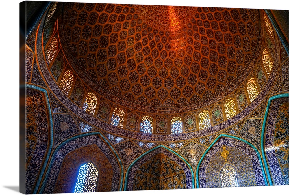 Interior of the dome of Sheikh Lotfollah Mosque, Isfahan, Iran, Middle East