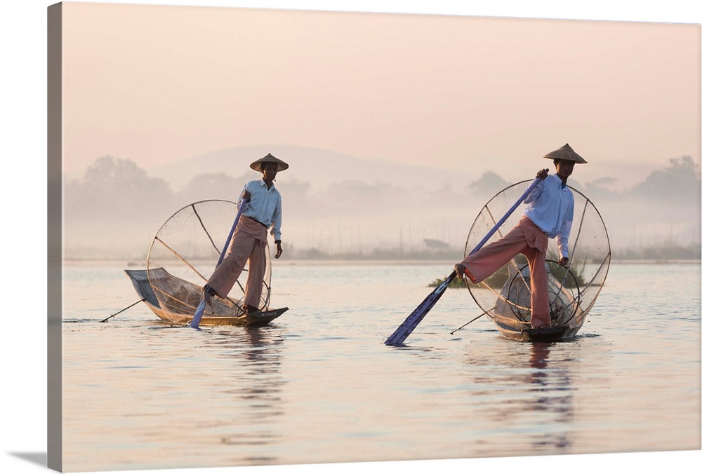Intha leg rowing fishermen on Inle Lake, Myanmar