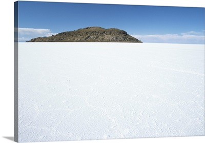 Isla de los Pescadores in centre, salt flats, Bolivia