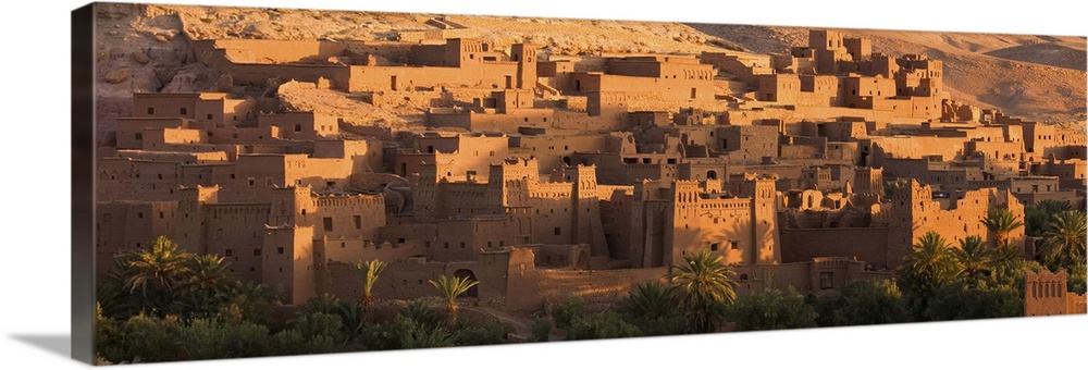 Kasbah Ait Benhaddou, backdrop to many Hollywood epic films, near Ouarzazate, Morocco