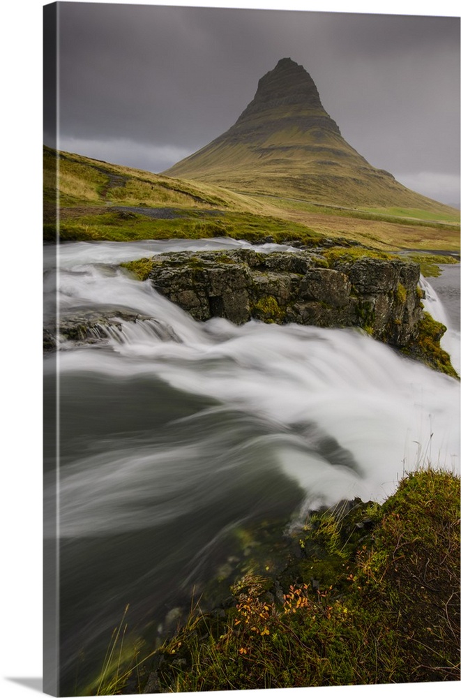 Kirkjufellsfoss in autumn on the Snaefellsness Peninsula, Iceland, Polar Regions