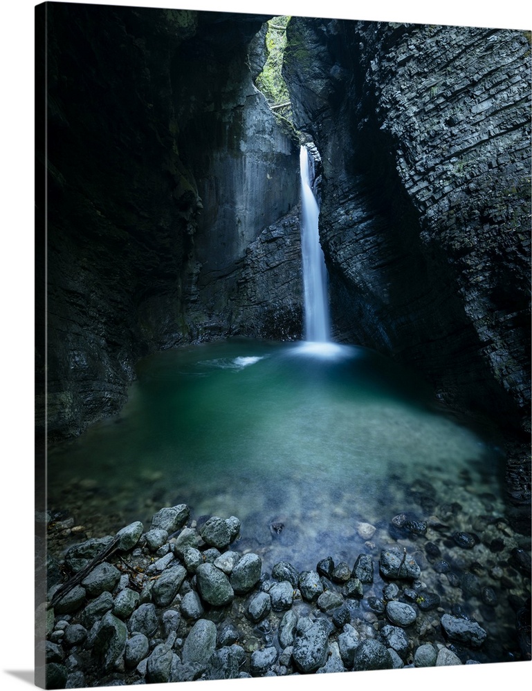 Kobarid waterfall, Kobarid, Caporetto, Gorizia, Triglav National Park, Upper Carniola, Slovenia, Europe