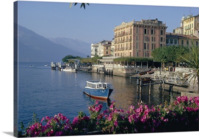 Lakeside architecture, Bellagio, Lake Como, Lombardia, Italy