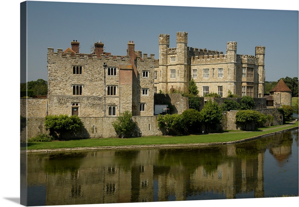 Leeds Castle near Maidstone, Kent, England, United Kingdom, Europe