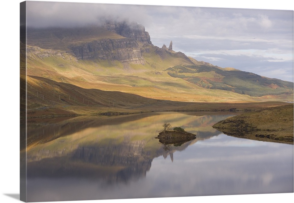Loch Leathan, The Old Man of Storr, Isle of Skye, Inner Hebrides, Scotland