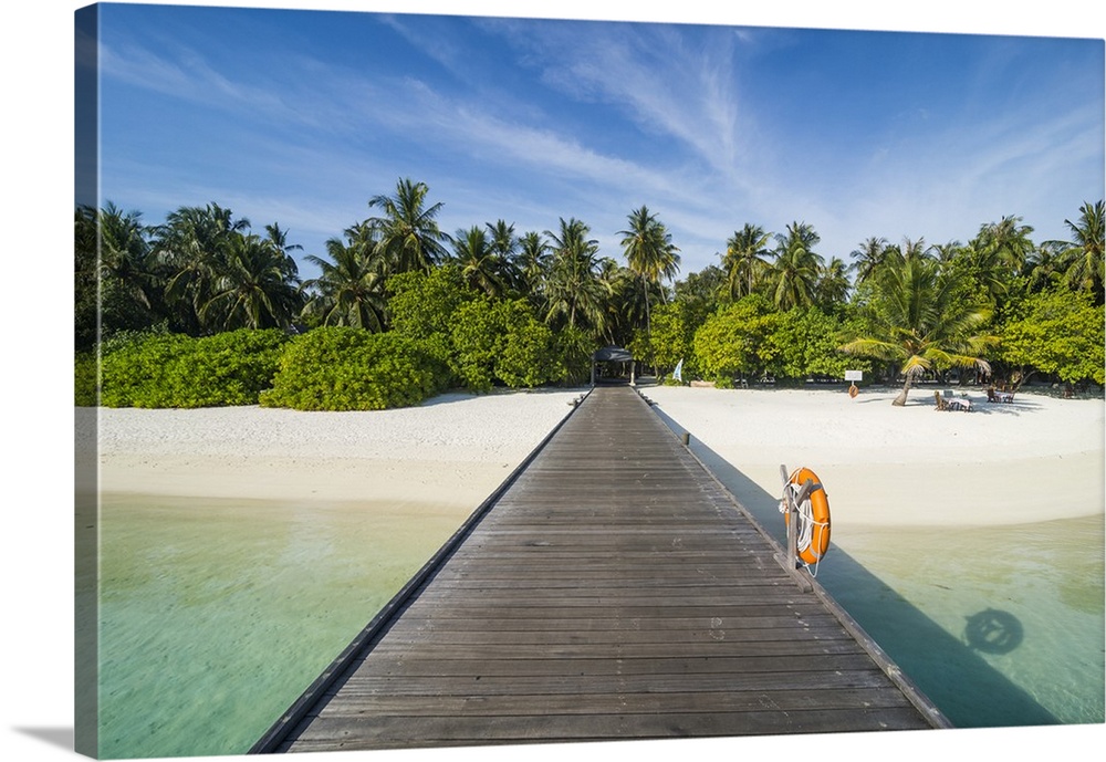 Long pier leading to a small island over turquoise water, Sun Island Resort, Nalaguraidhoo island, Ari atoll, Maldives, In...