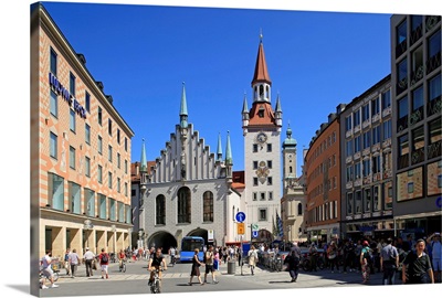 Marienplatz Square with Old City Hall in Munich, Upper Bavaria, Bavaria, Germany