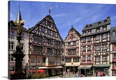 Market Square, Bermkastel-Kues, Moselle Valley, Rhineland-Palatinate, Germany
