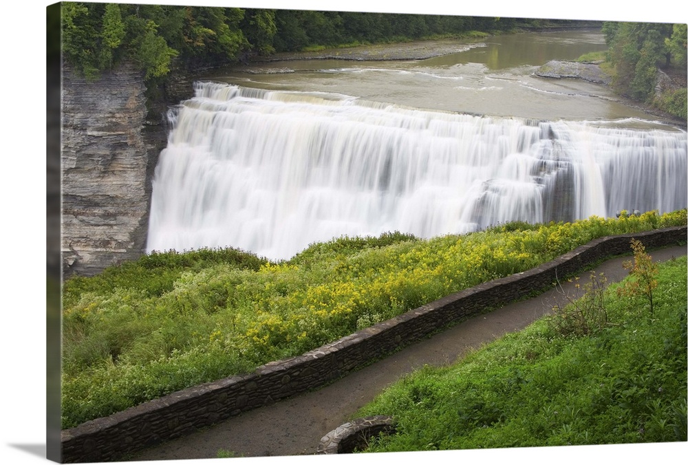 Middle Falls in Letchworth State Park, Rochester, New York State