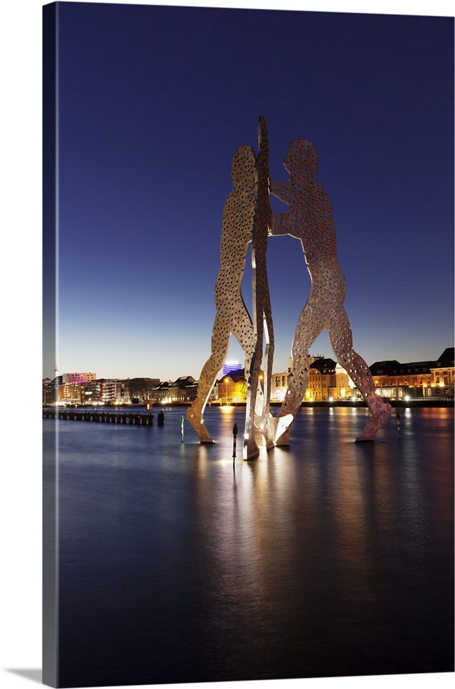 Molecule Man by Jonathan Borofsky, Spree River, Treptow, Berlin, Germany