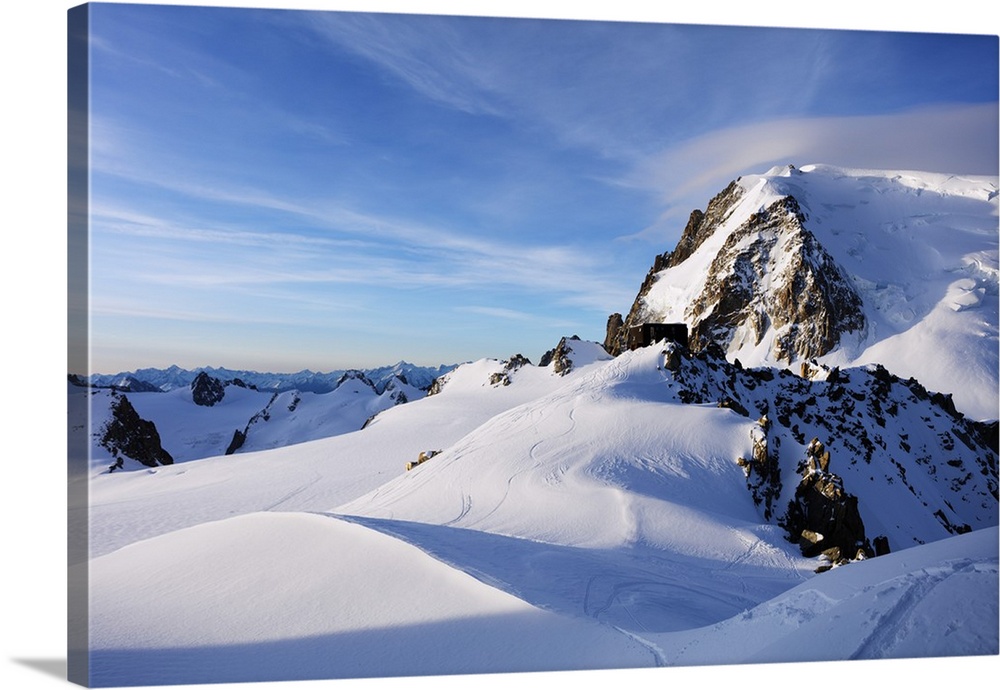 Mont Blanc du Tacul and Refuge des Cosmiques (Cosmiques Hut), Chamonix, Rhone Alpes, Haute Savoie, French Alps, France, Eu...