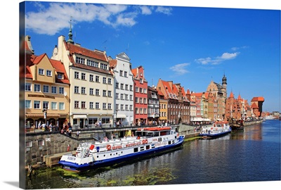 Motlawa Riverbank with the Old town of Gdansk, Gdansk, Pomerania, Poland