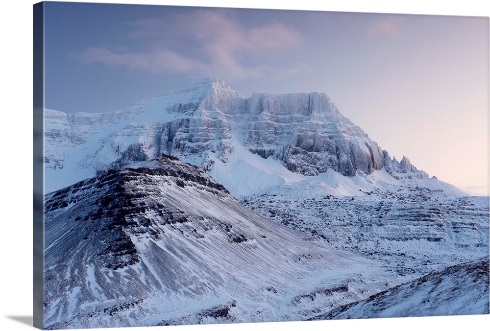 Mount Dyrfjoll, Borgarfjordur Eystri fjord, East Fjords, Iceland