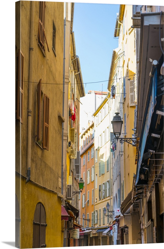 Narrow street in the Old Town, Vieille Ville, Nice, Alpes-Maritimes, Cote d'Azur, Provence, French Riviera, France, Medite...