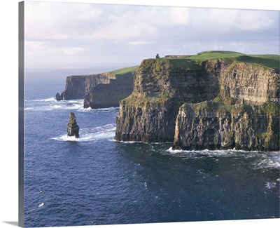 O'Brians tower, Breanan Mor seastack, the Cliffs of Moher, Republic of Ireland