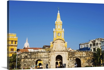 Od Town city wall and Puerto del Reloj, UNESCO World Heritage Site, Cartagena, Colombia