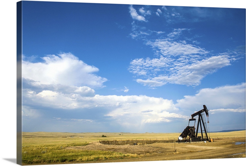 Oil rig in the savannah of Wyoming, United States of America, North America.