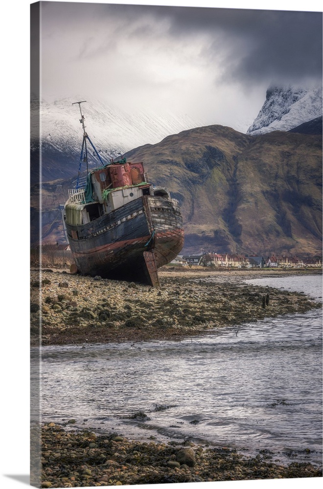 Old boat wreck at Caol with Ben Nevis in the background, Scottish Highlands, Scotland, United Kingdom, Europe