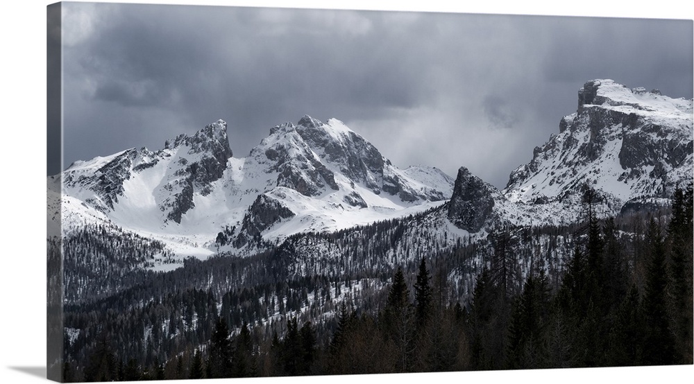 Panorama of Monte Cernera and Ra Gusela mountains at Passo Giau covered by snow, Dolomites, Belluno, Italy, Europe